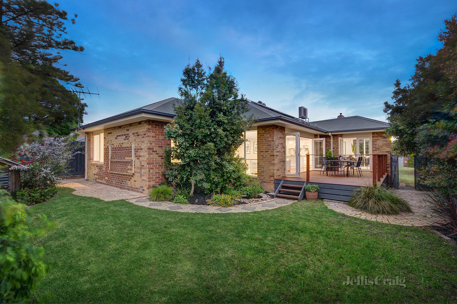 3 Mckeon Road, Mitcham image 10