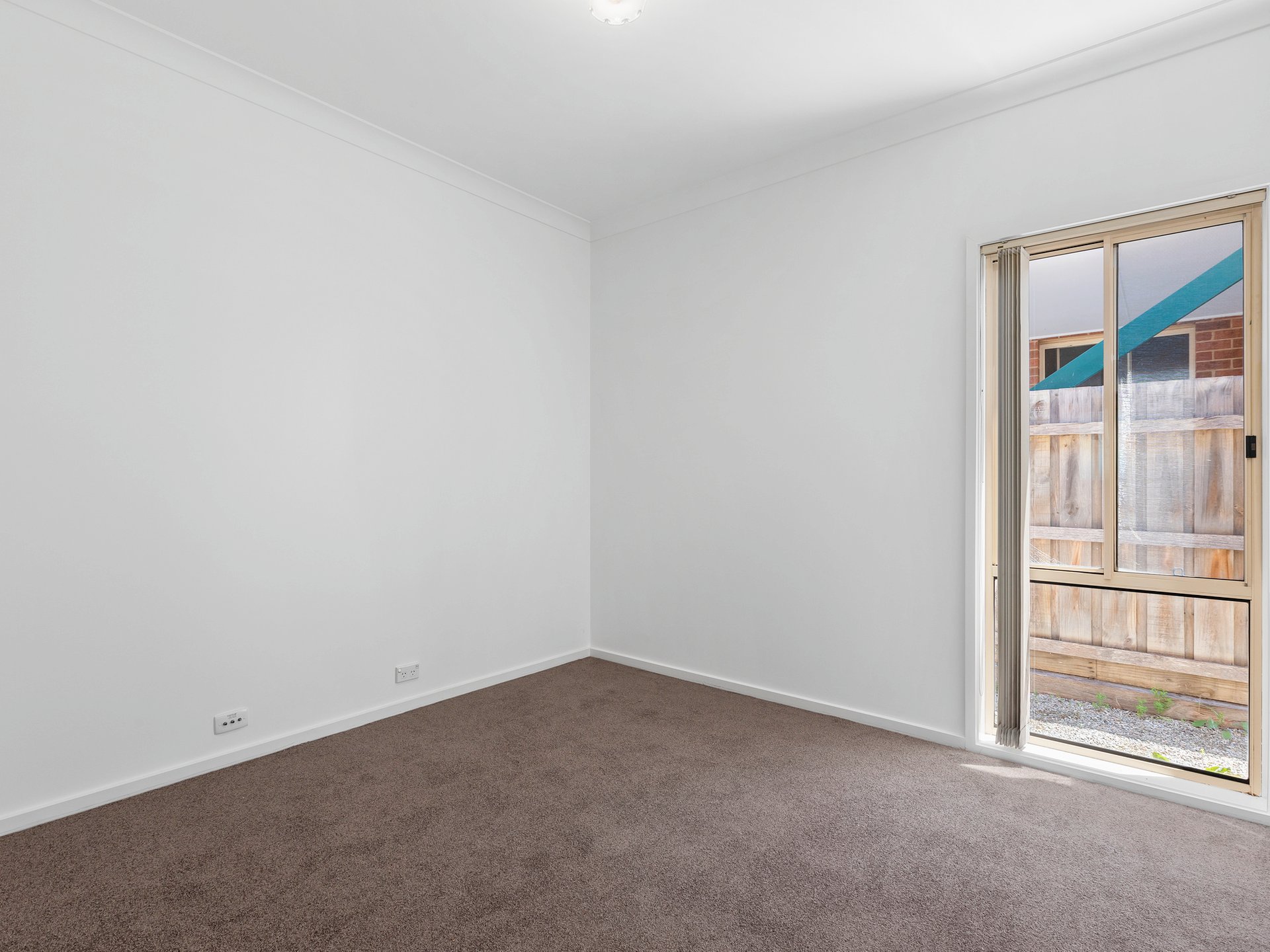 Property Gallery Thumbnail 9