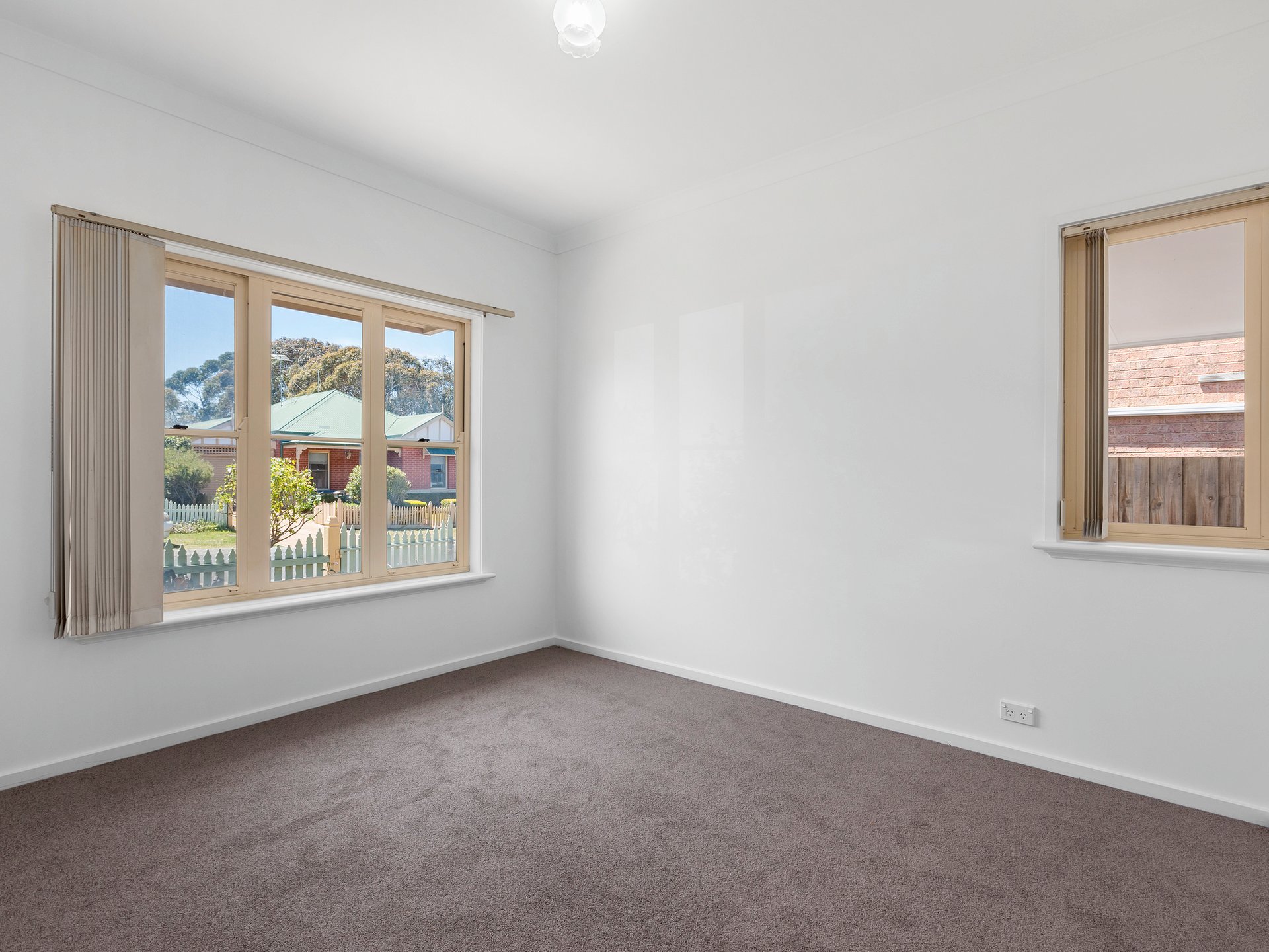Property Gallery Thumbnail 7