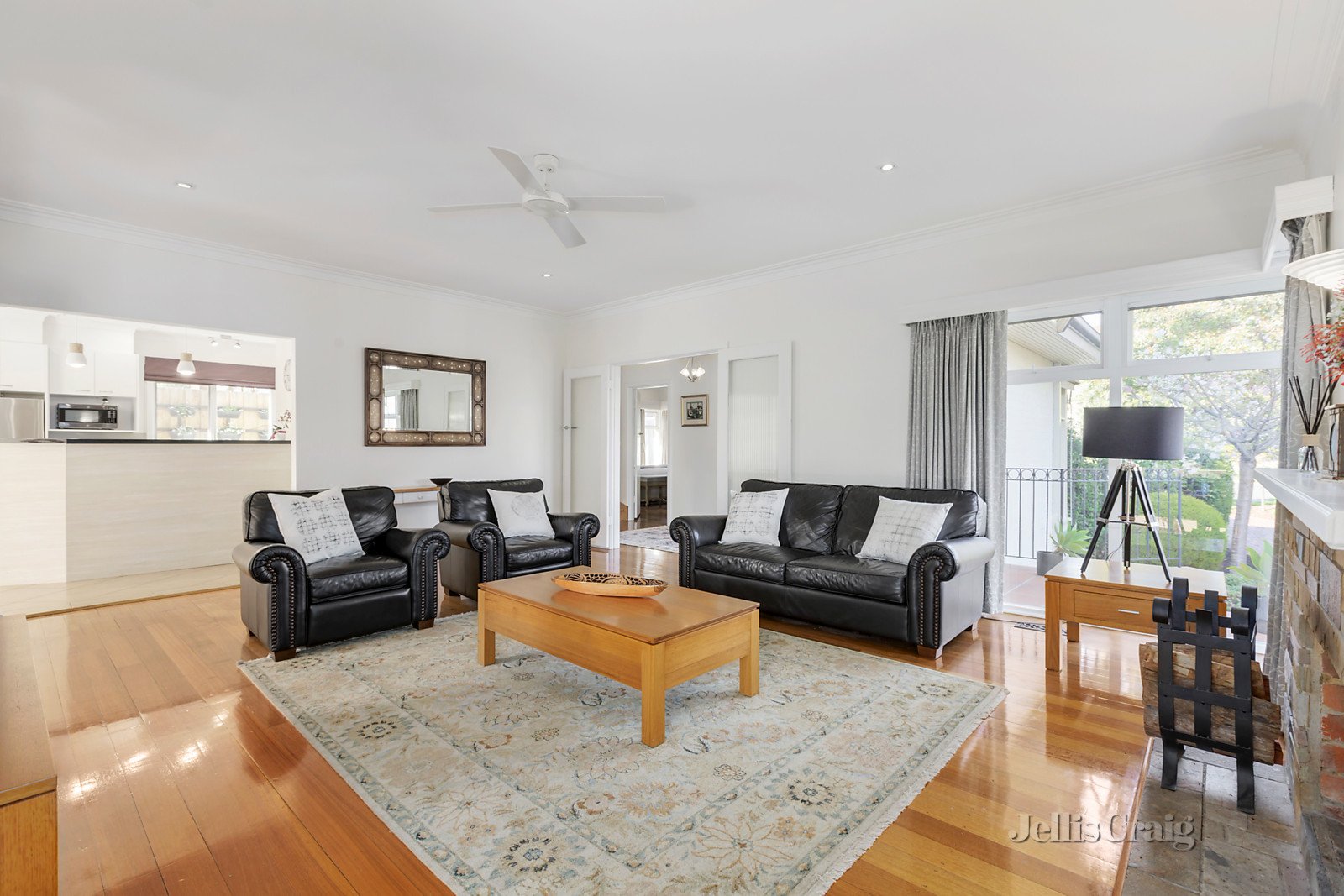 3 Melba Court, Balwyn image 2