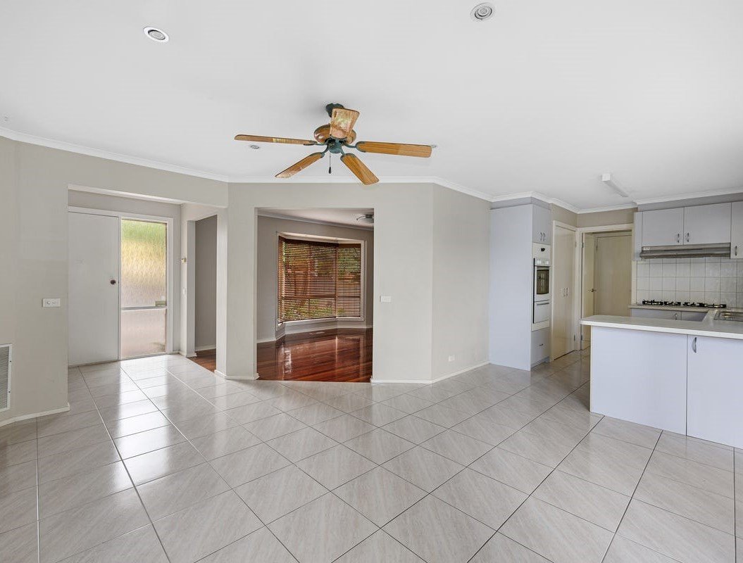 3 Melody Close, Lilydale image 3