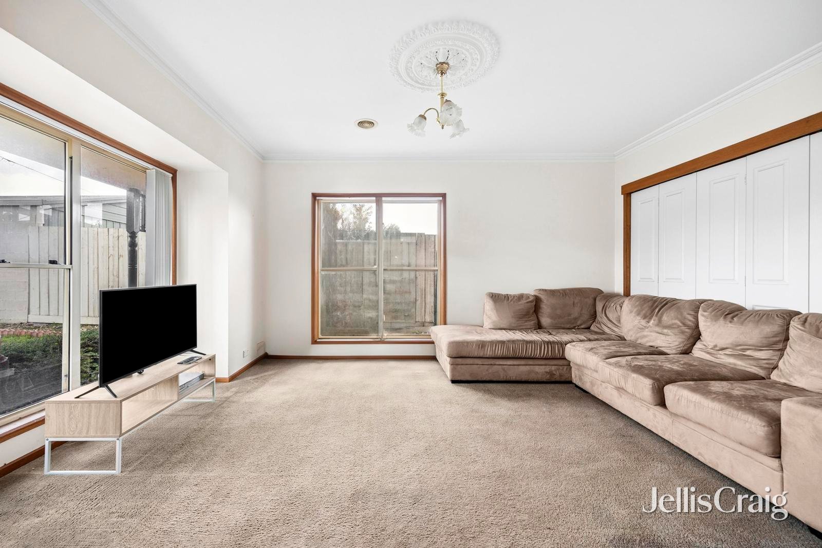 3 Monash Court, Whittington image 4