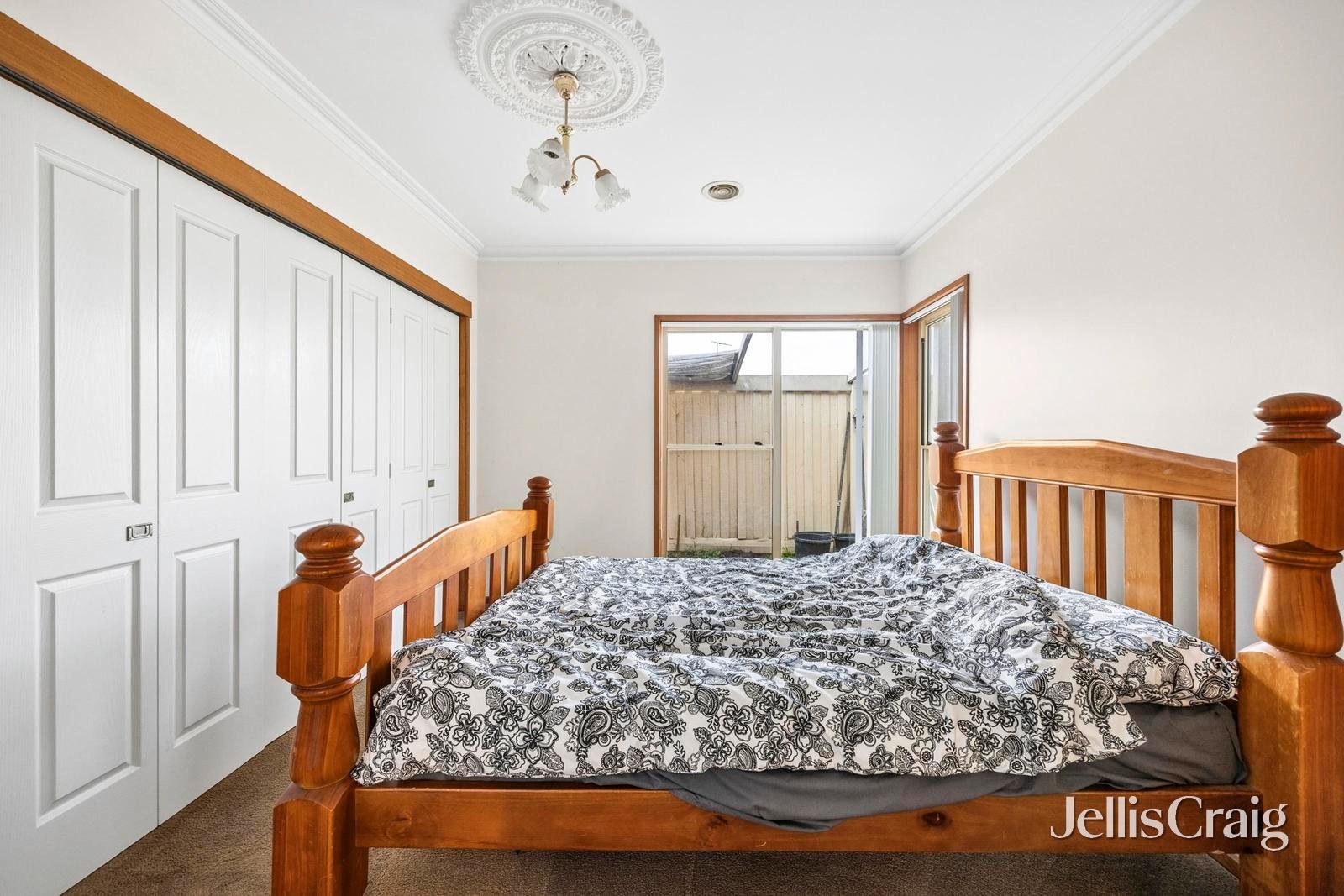 3 Monash Court, Whittington image 5
