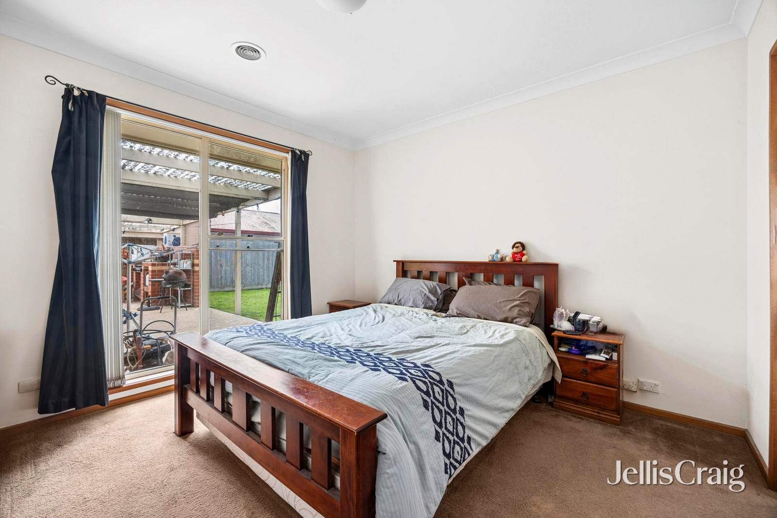 3 Monash Court, Whittington image 6