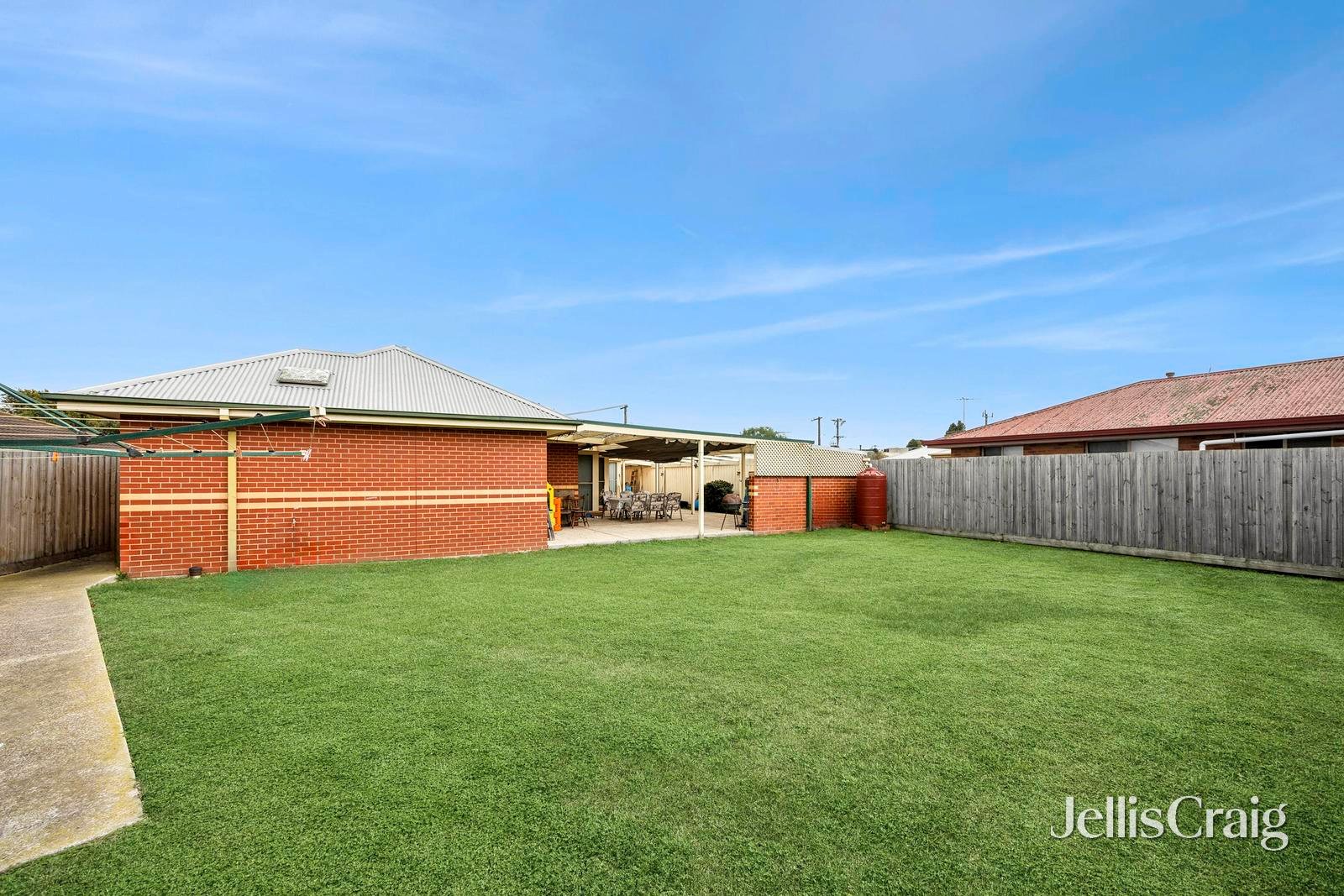 3 Monash Court, Whittington image 9