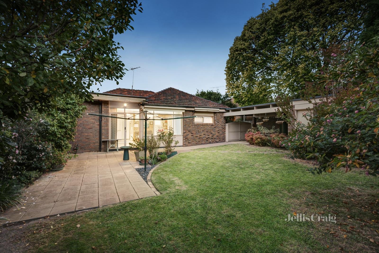 3 Montreal Street, Bentleigh image 2