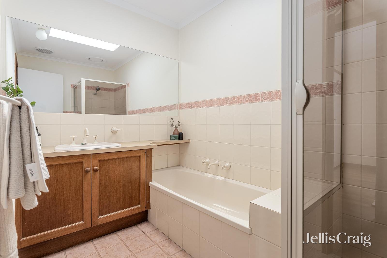 3 Myoora Court, Greensborough image 12