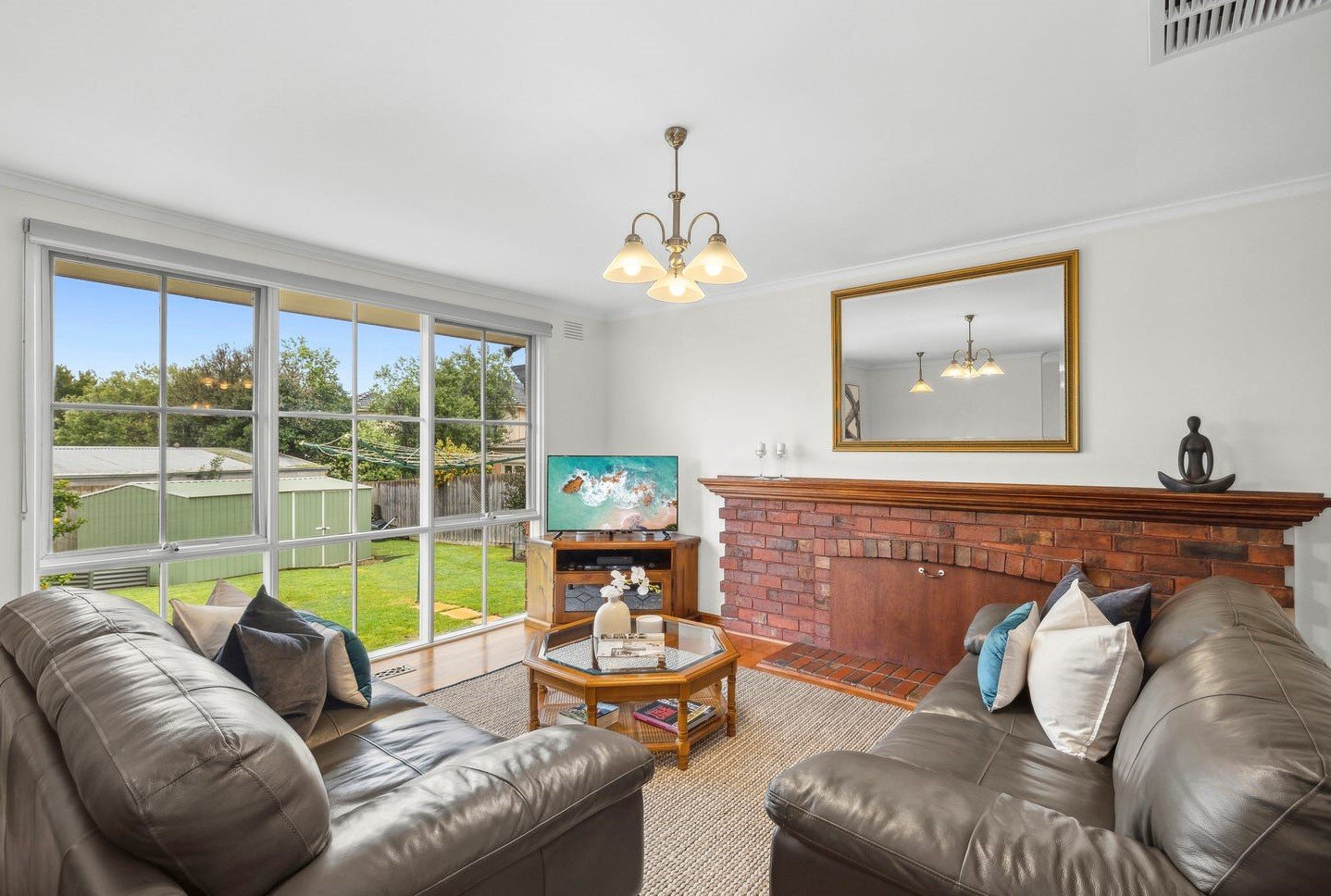 3 Nagle Court, Mount Waverley image 2