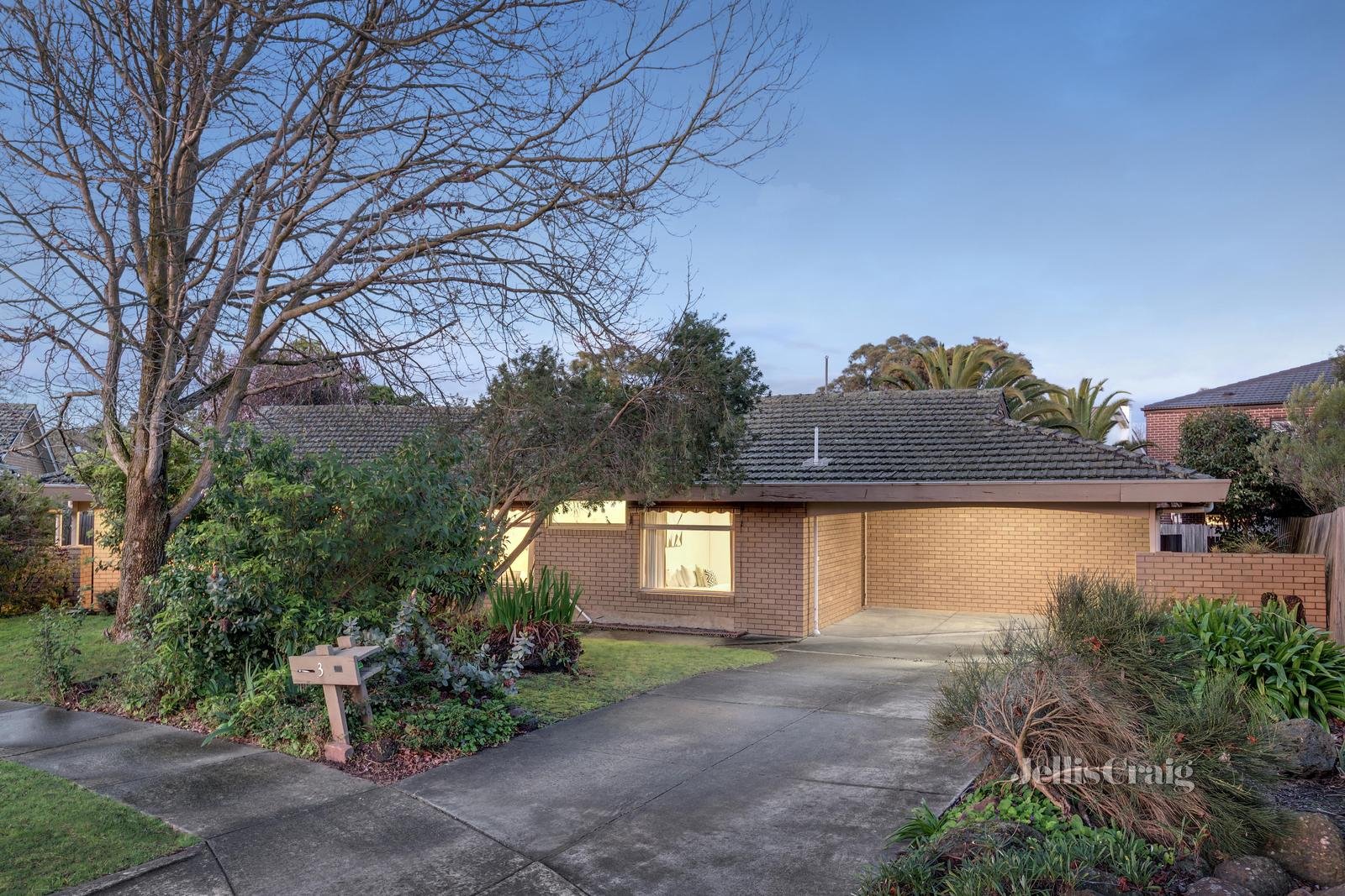 3 Napier Court, Mount Waverley image 1