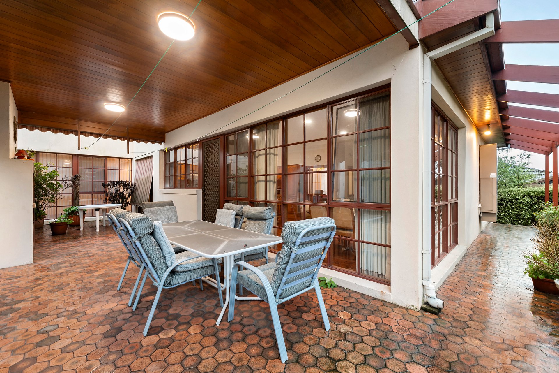 Property Gallery Thumbnail 8