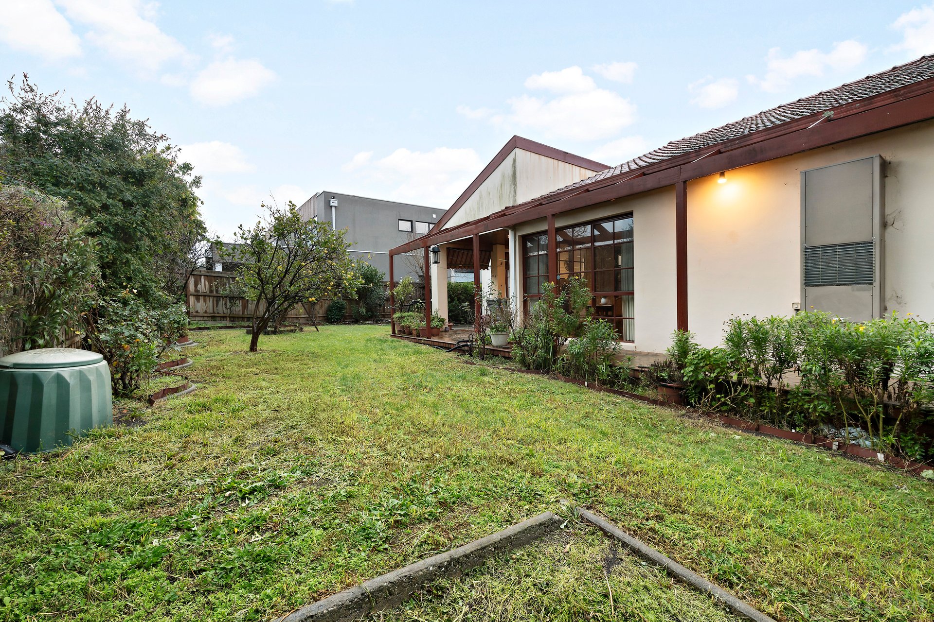 Property Gallery Thumbnail 9