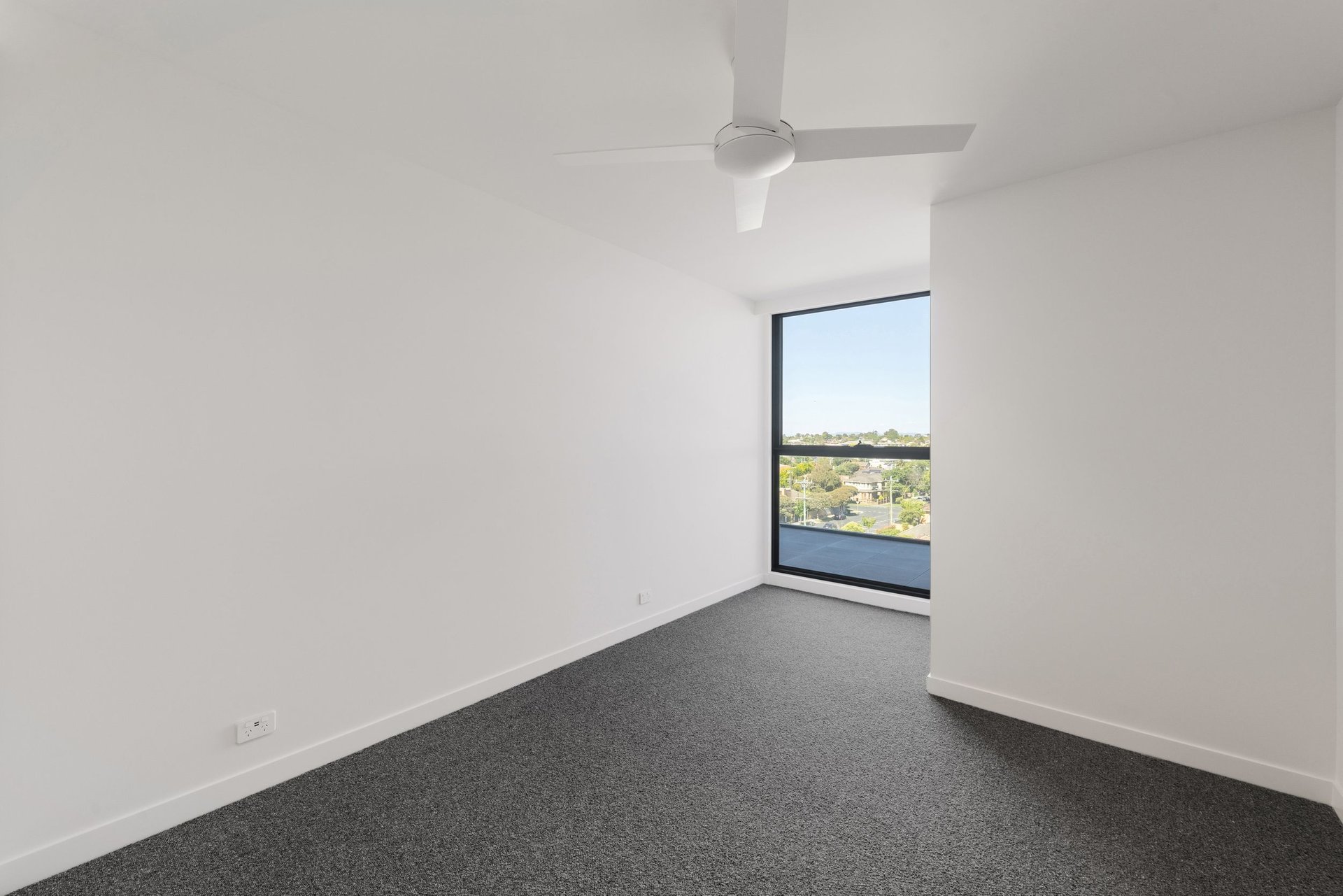 Property Gallery Thumbnail 7