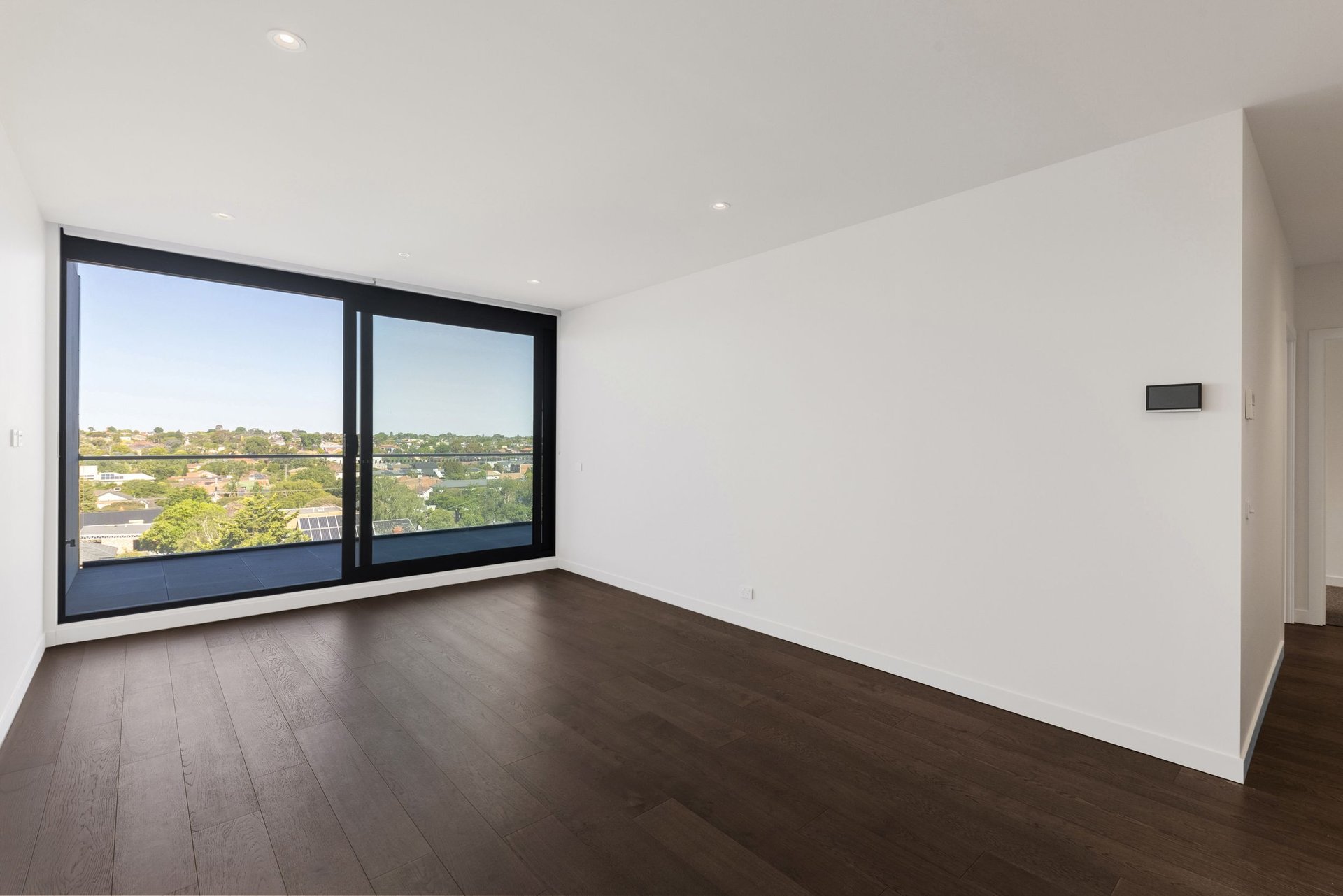 Property Gallery Thumbnail 4