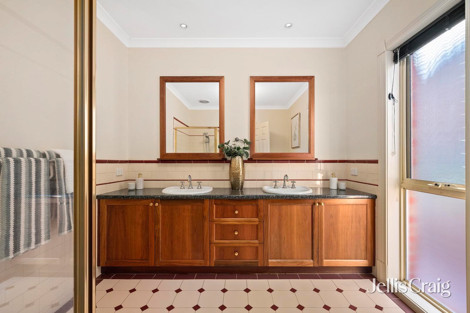 3 Paris Court, Mooroolbark image 9