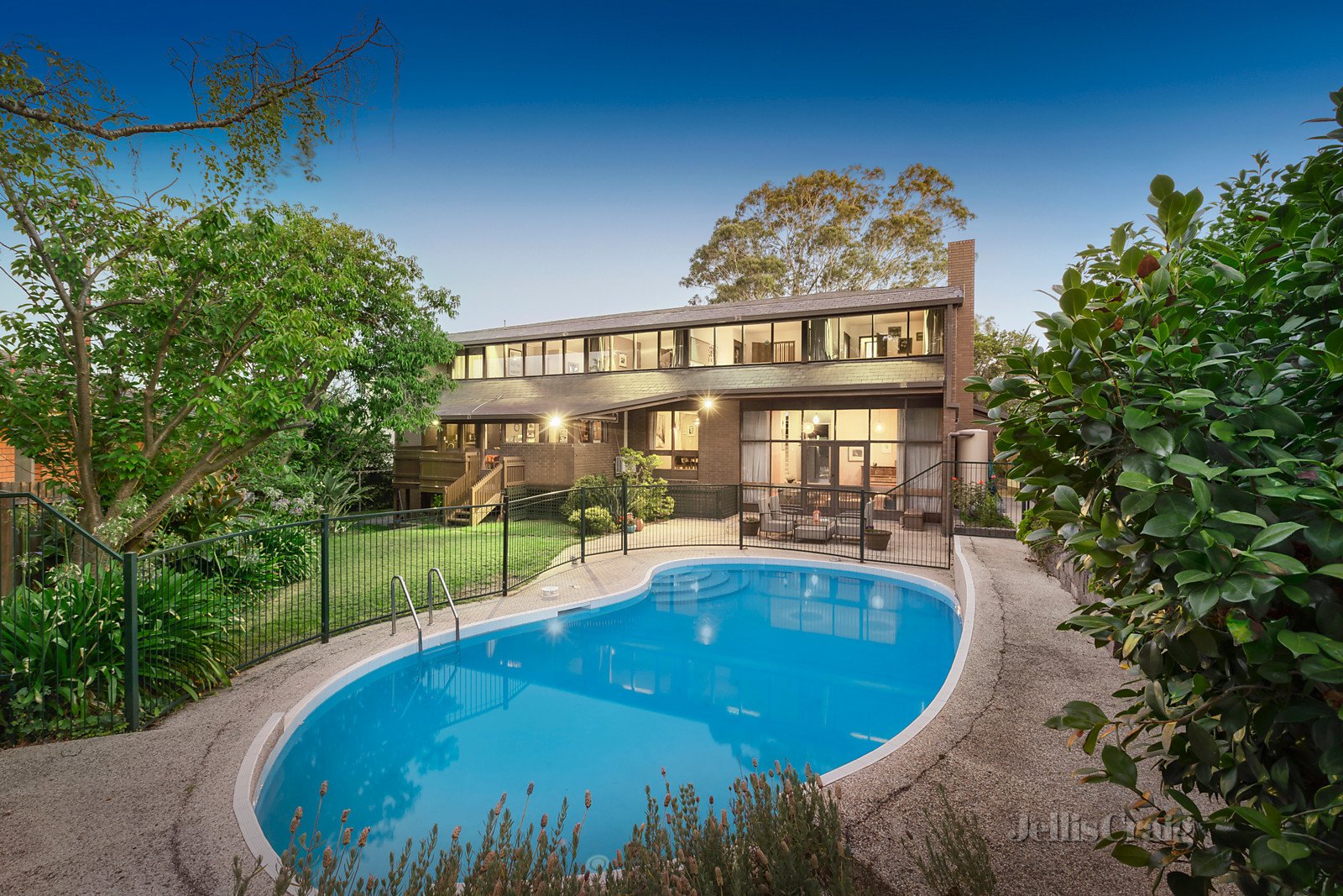 3 Perry Court, Kew image 5