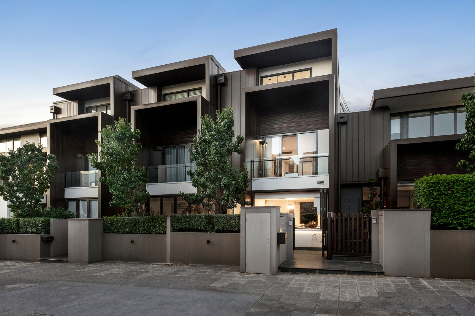3 Pin Oak Court