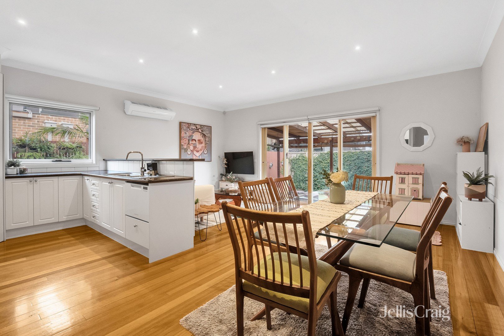 3 Quick Street, Pascoe Vale image 8