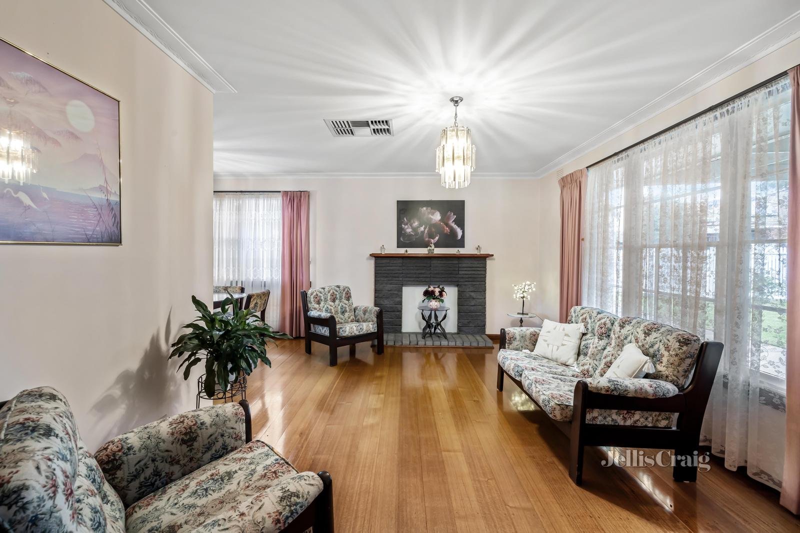 3 Railway Crescent, Bentleigh image 2