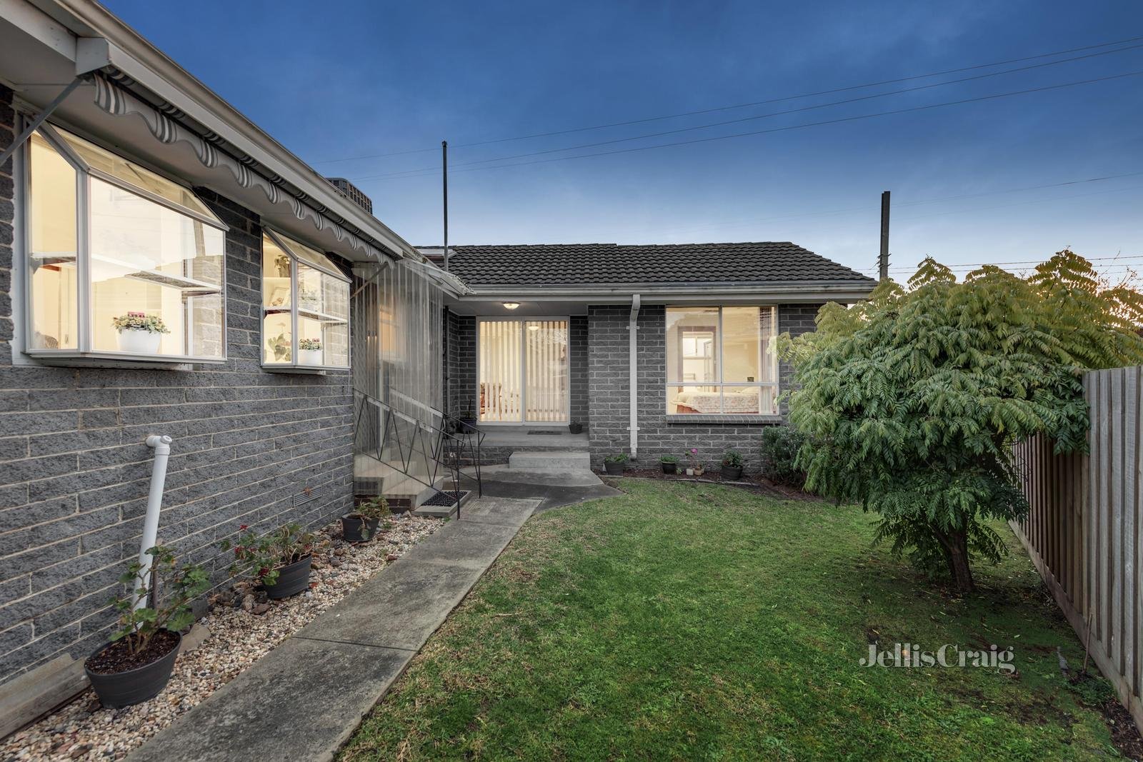 3 Railway Crescent, Bentleigh image 11