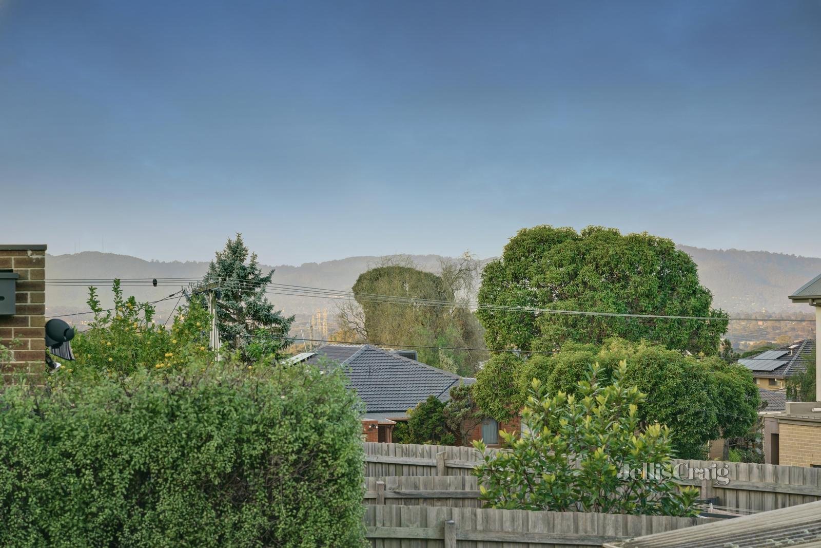 3 Ruth Court, Glen Waverley image 2