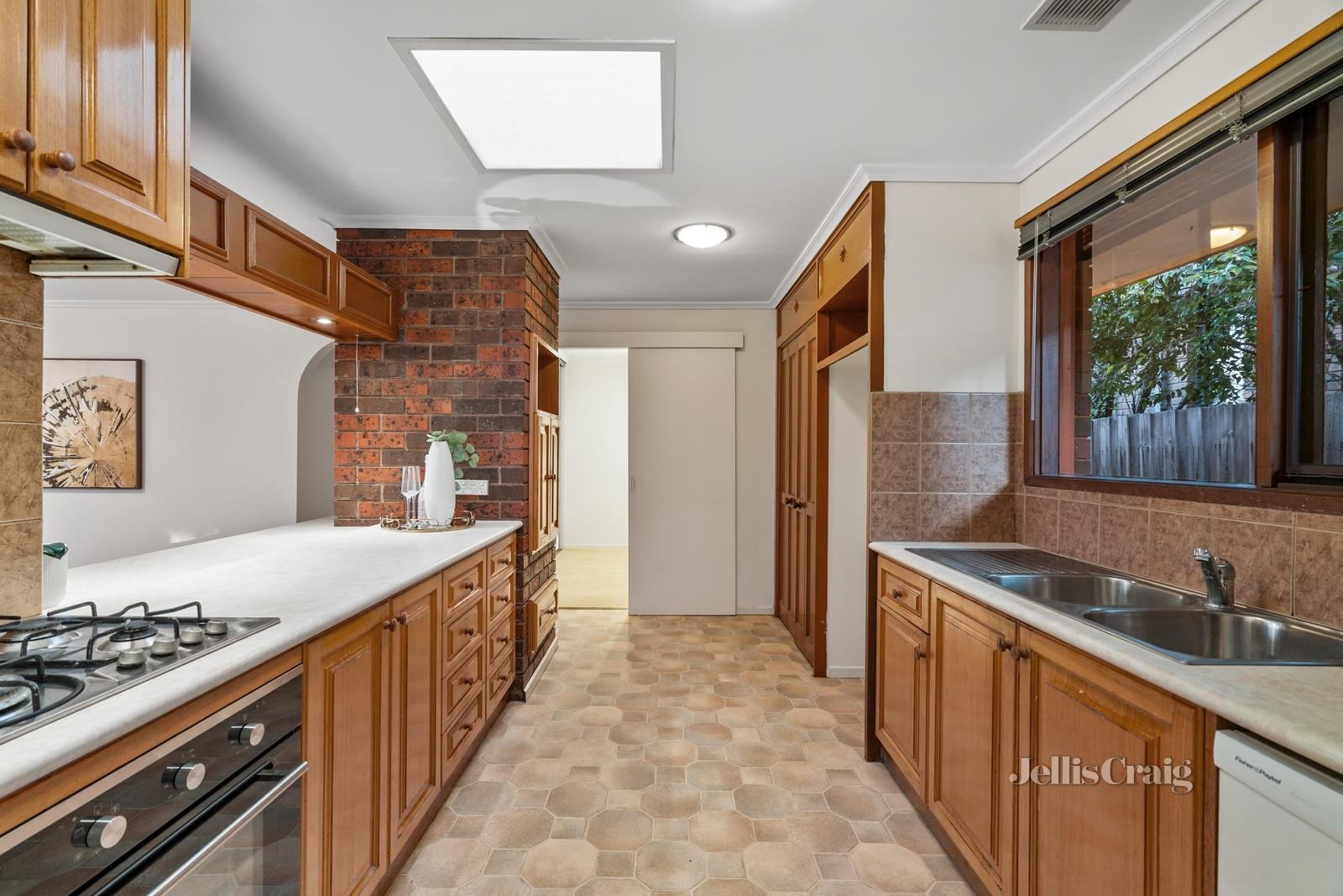 3 Ruth Court, Glen Waverley image 5