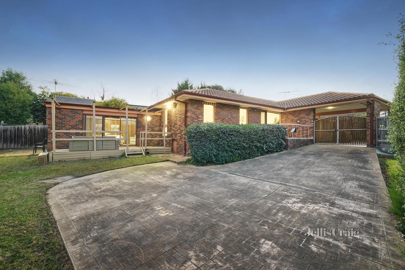3 Ruth Court, Glen Waverley image 14