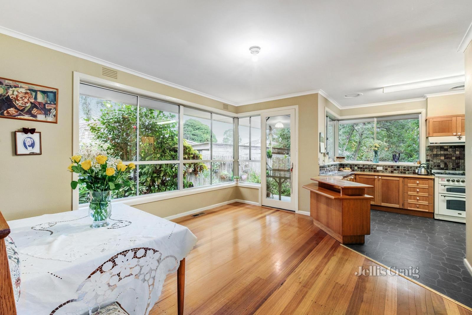 3 Sapphire Court, Glen Waverley image 3