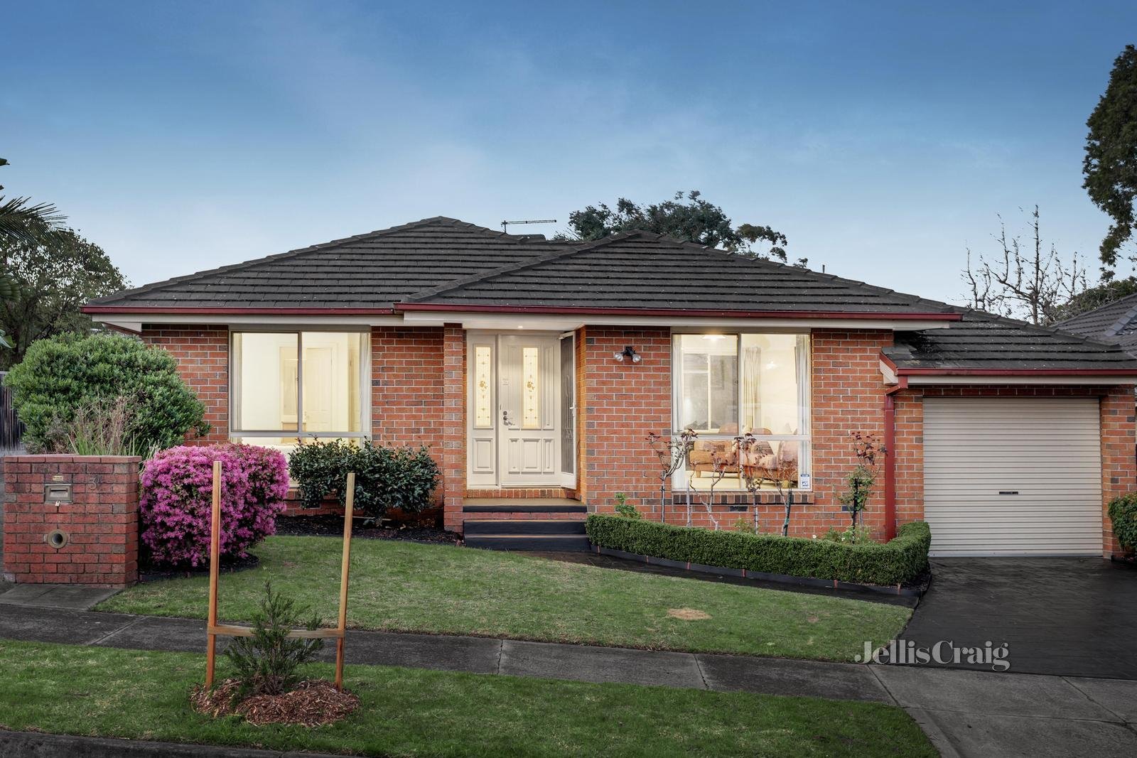3 Sellick Drive, Croydon image 1