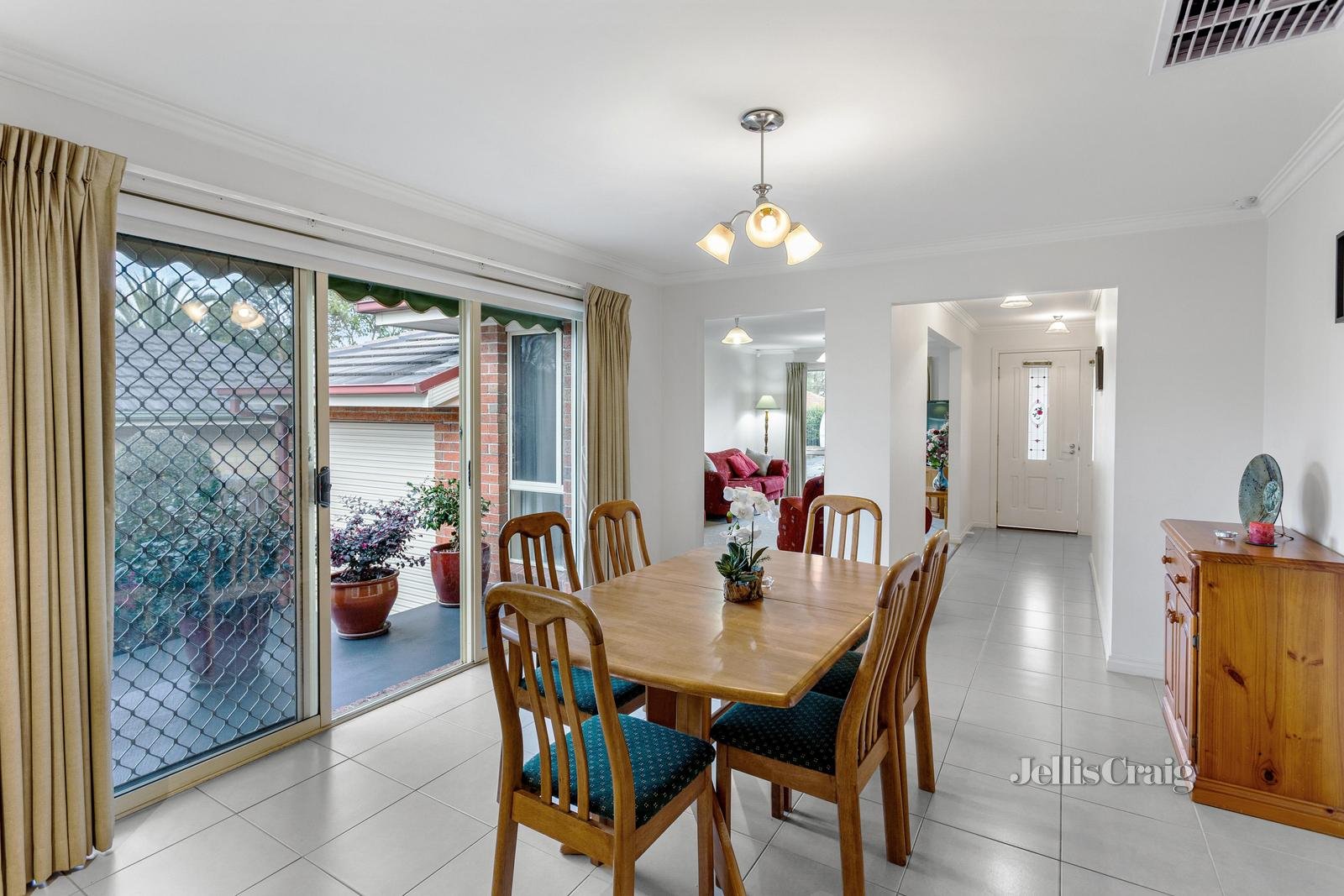 3 Sellick Drive, Croydon image 4
