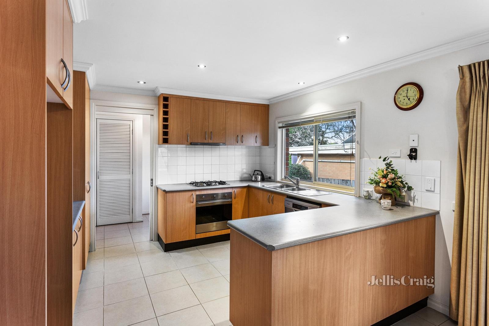 3 Sellick Drive, Croydon image 5