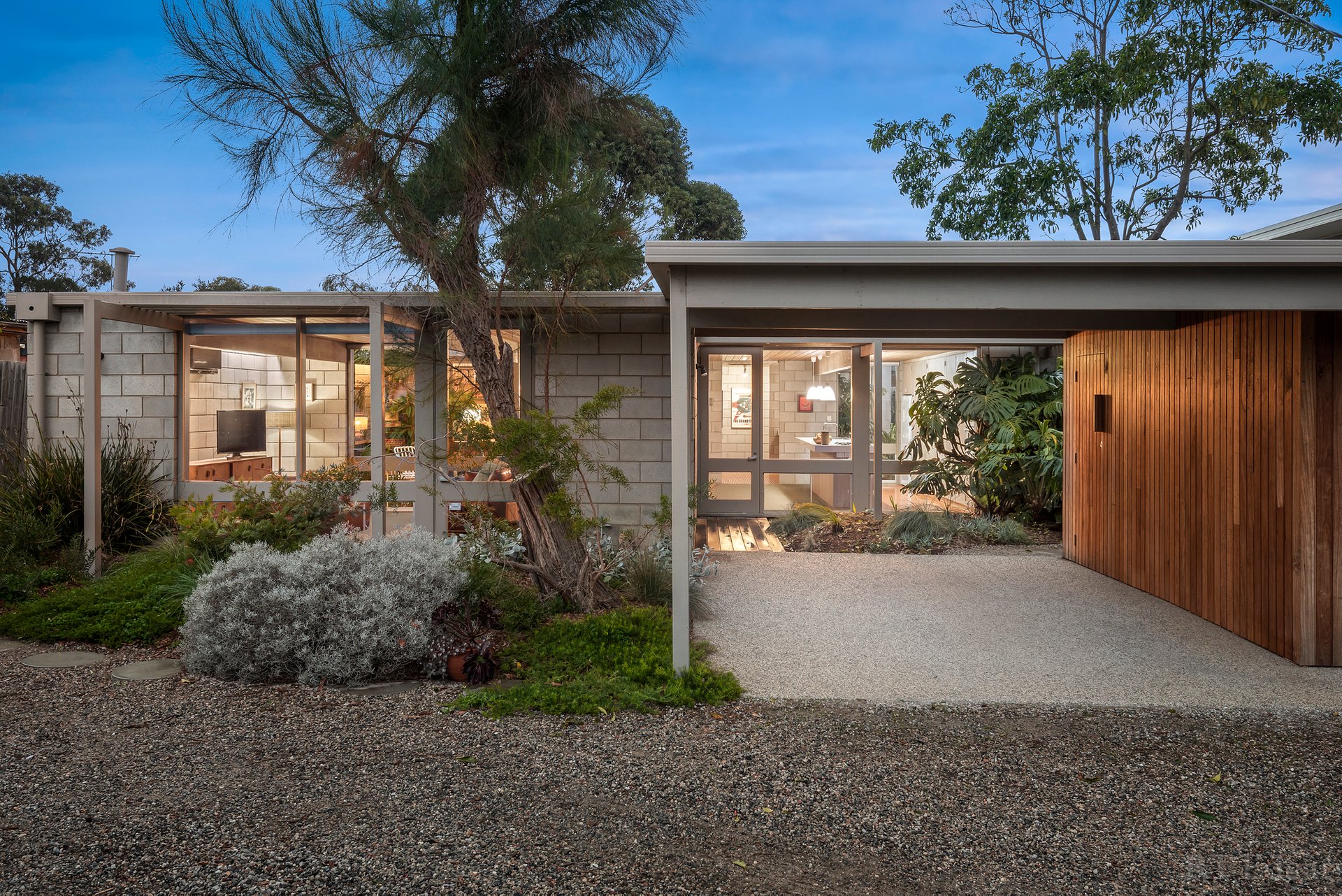 Property Gallery Thumbnail 6