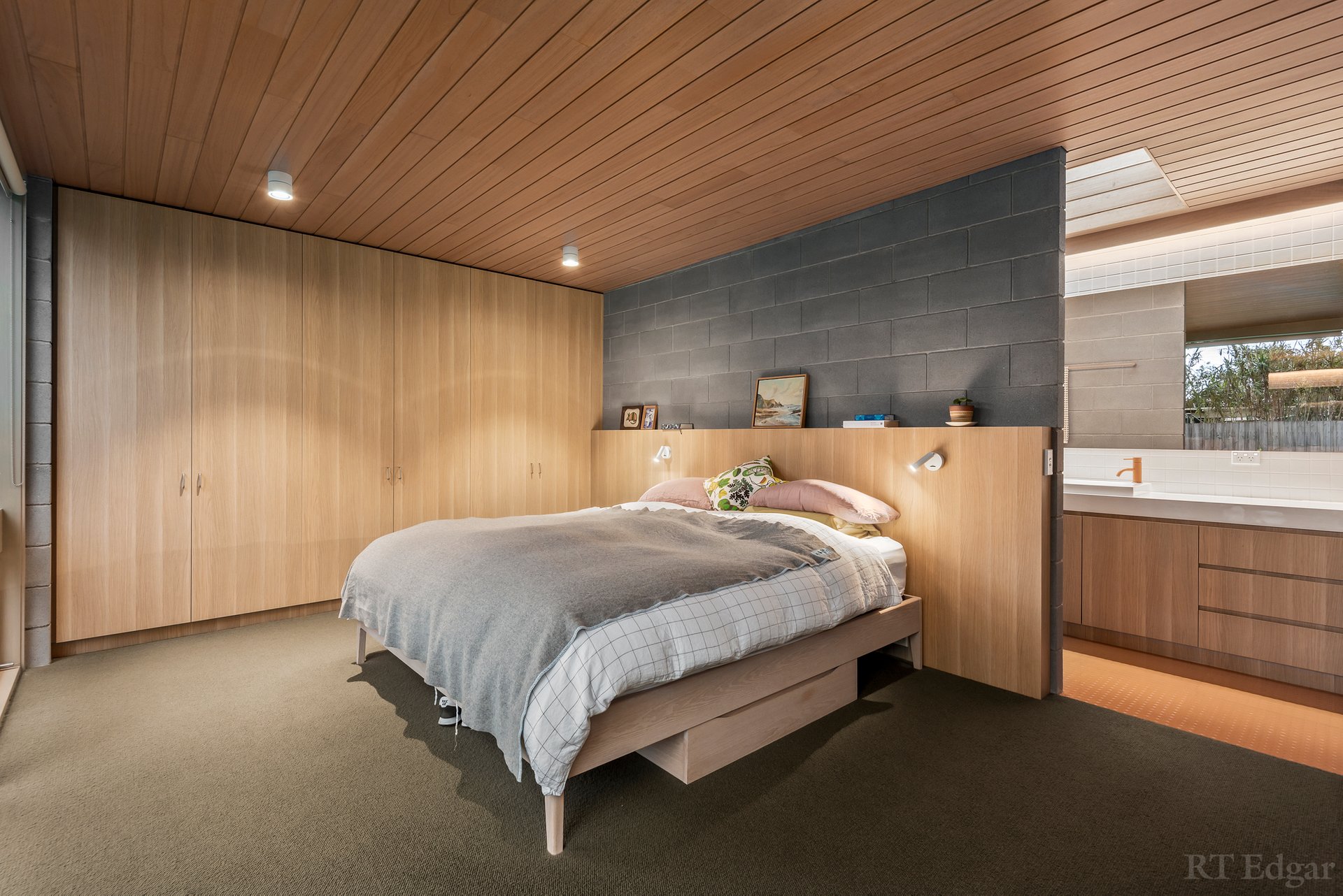Property Gallery Thumbnail 14