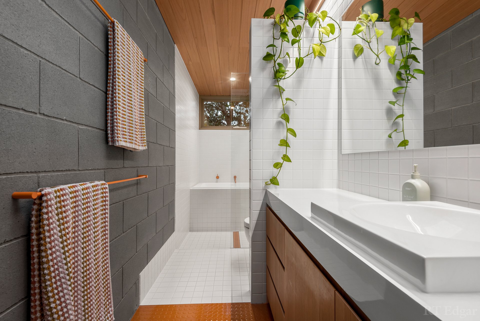 Property Gallery Thumbnail 15