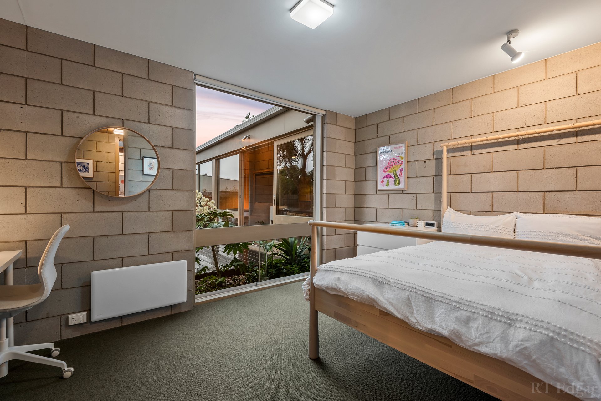 Property Gallery Thumbnail 17