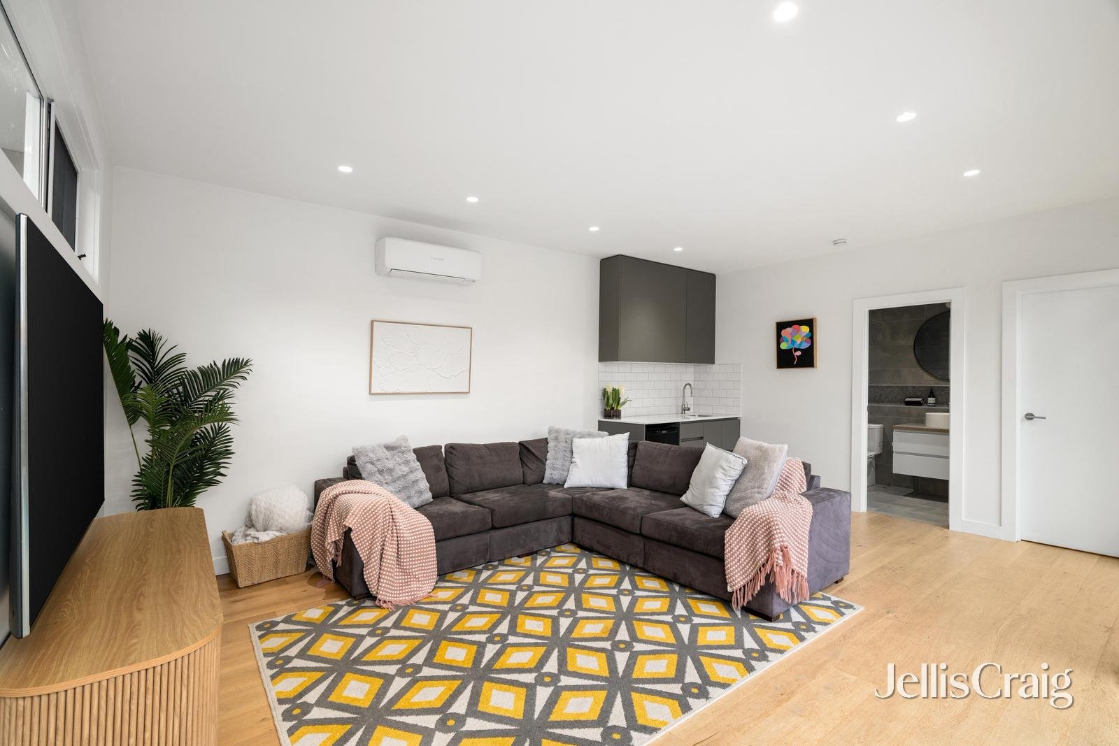 3 Shepherd Street, Surrey&nbsp;Hills image 9