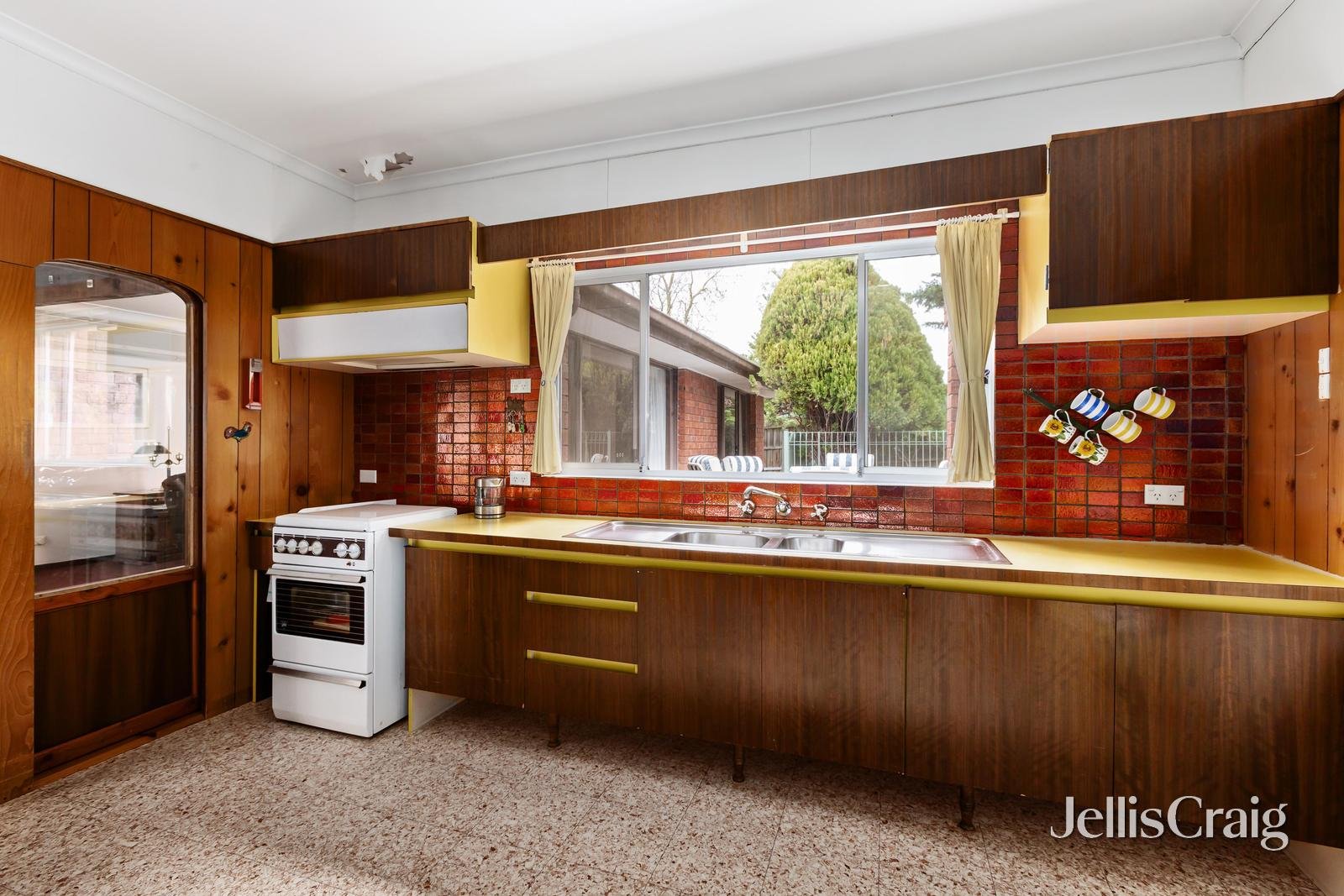 3 Simmons Court, Greensborough image 4