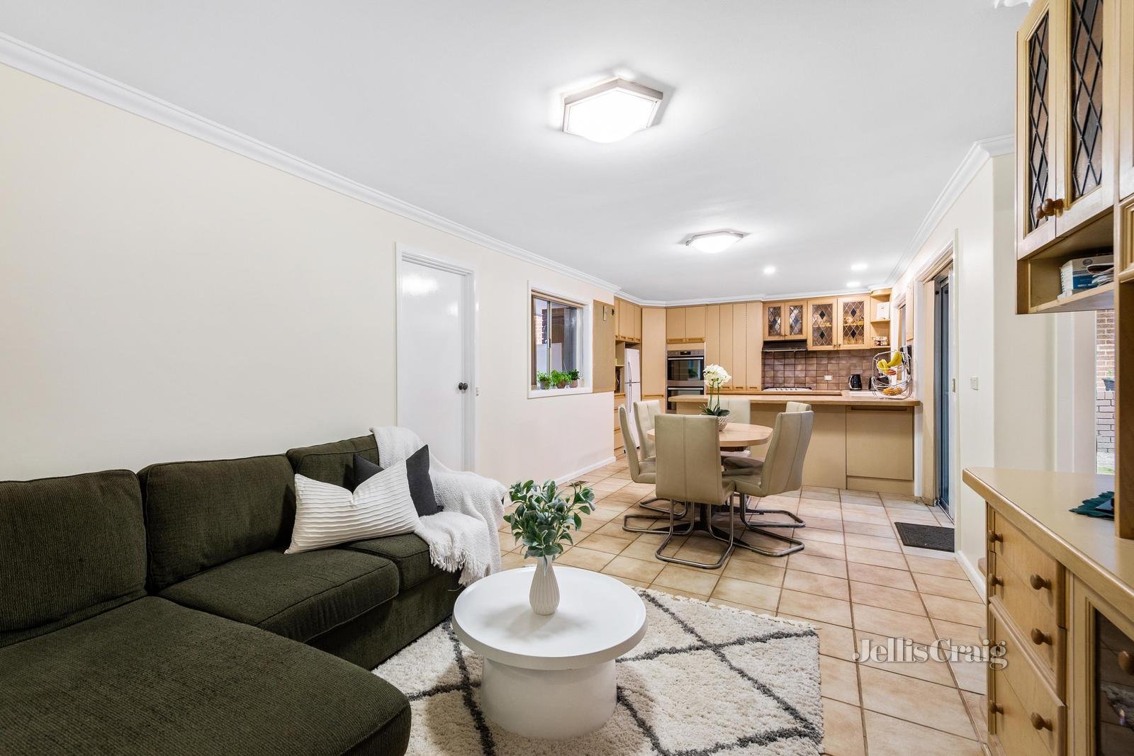 3 Solway Drive, Glen Waverley image 4