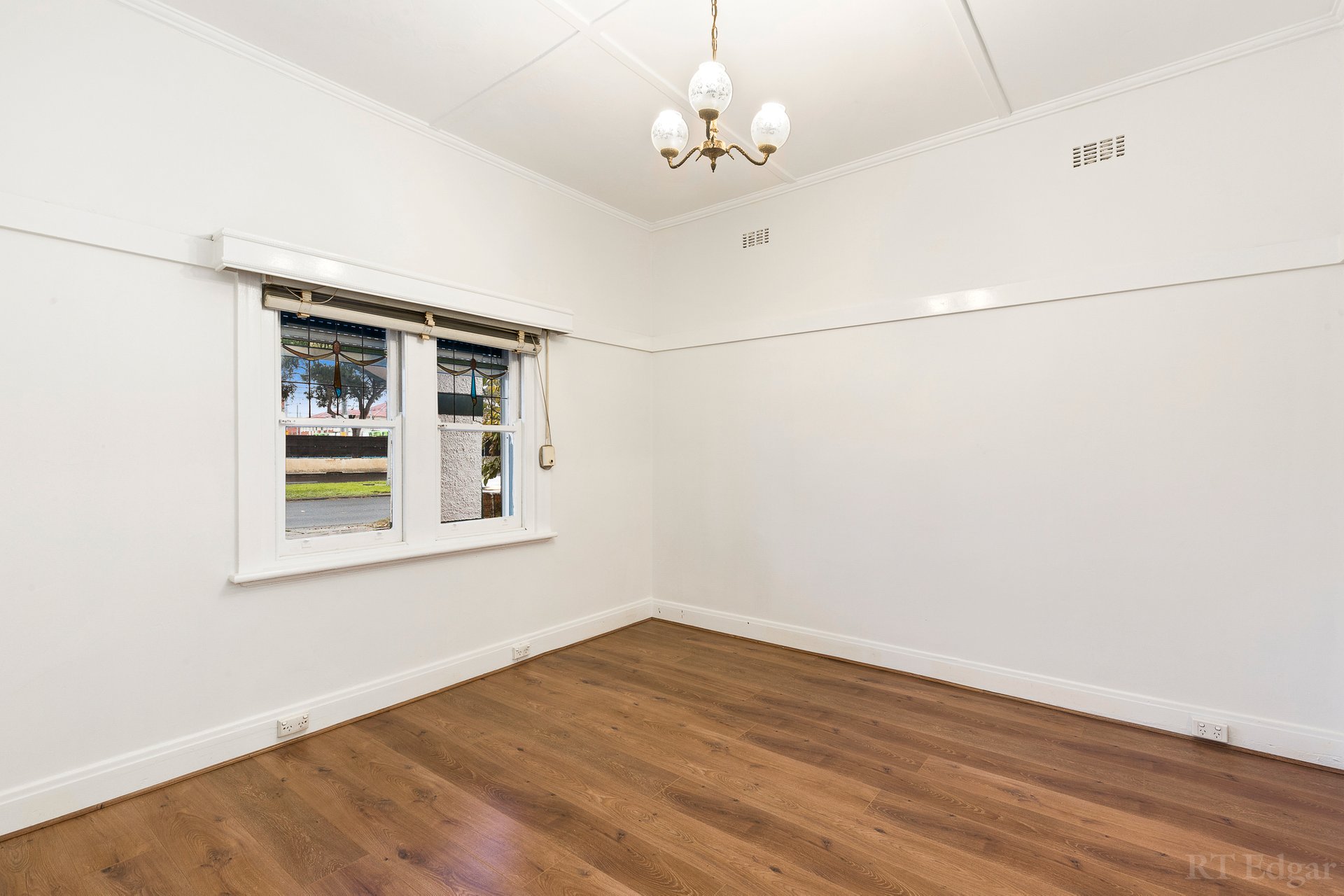 Property Gallery Thumbnail 6