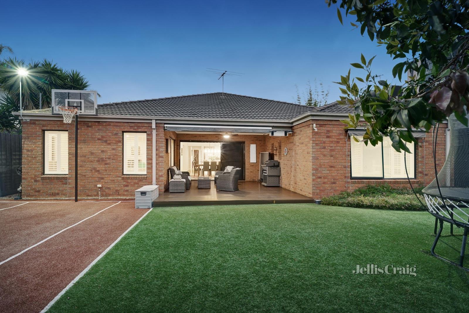 3 St Ives Road, Bentleigh East image 13