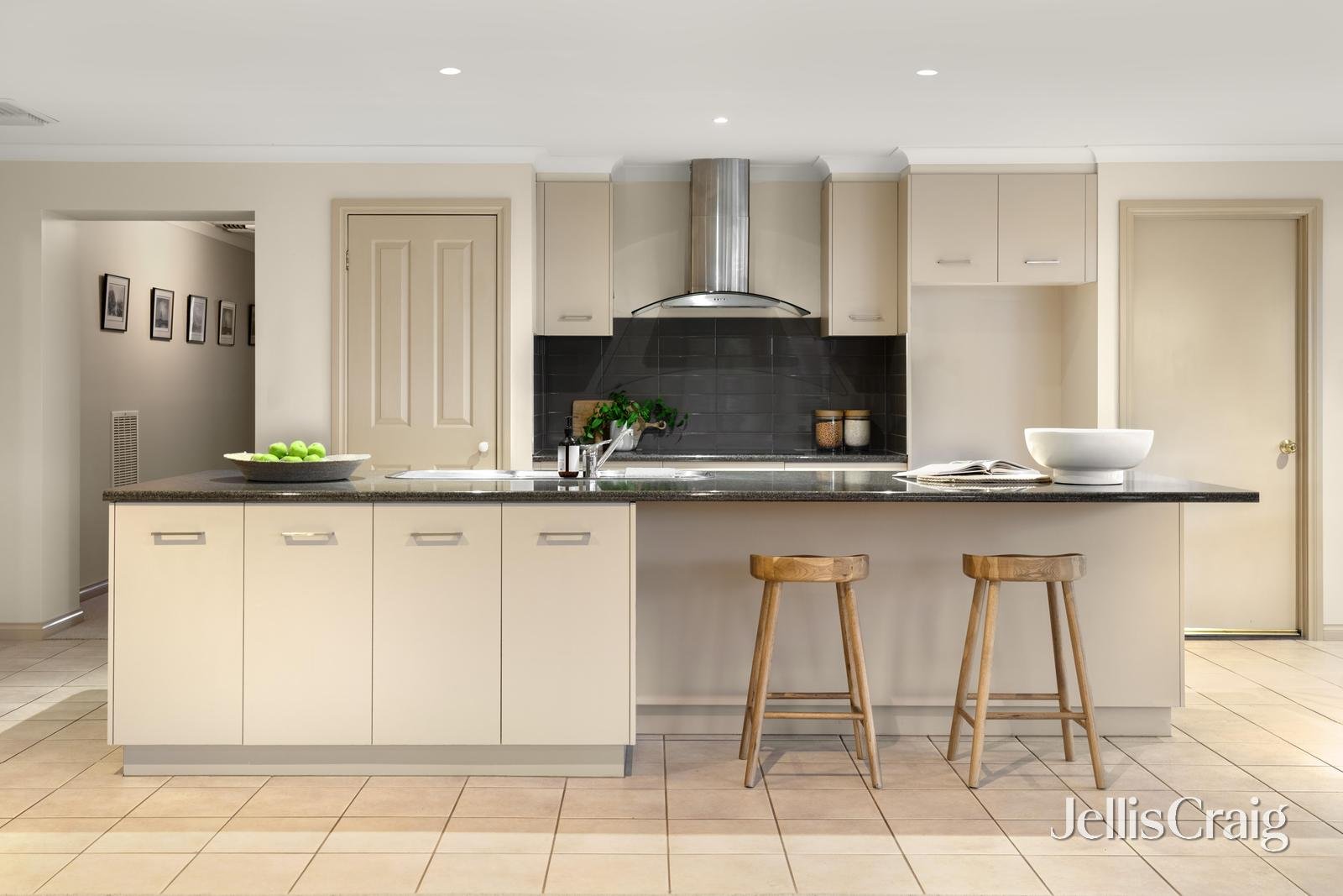 3 St Swindons Avenue, Lake Gardens image 7