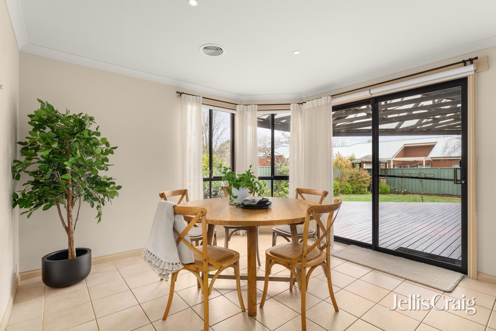 3 St Swindons Avenue, Lake Gardens image 9