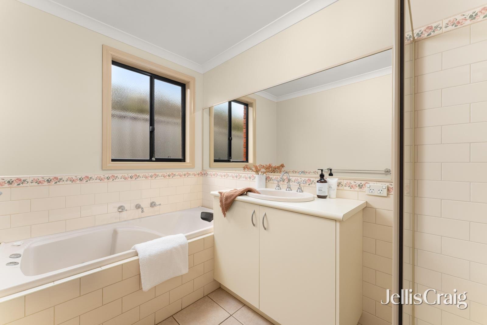 3 St Swindons Avenue, Lake Gardens image 17