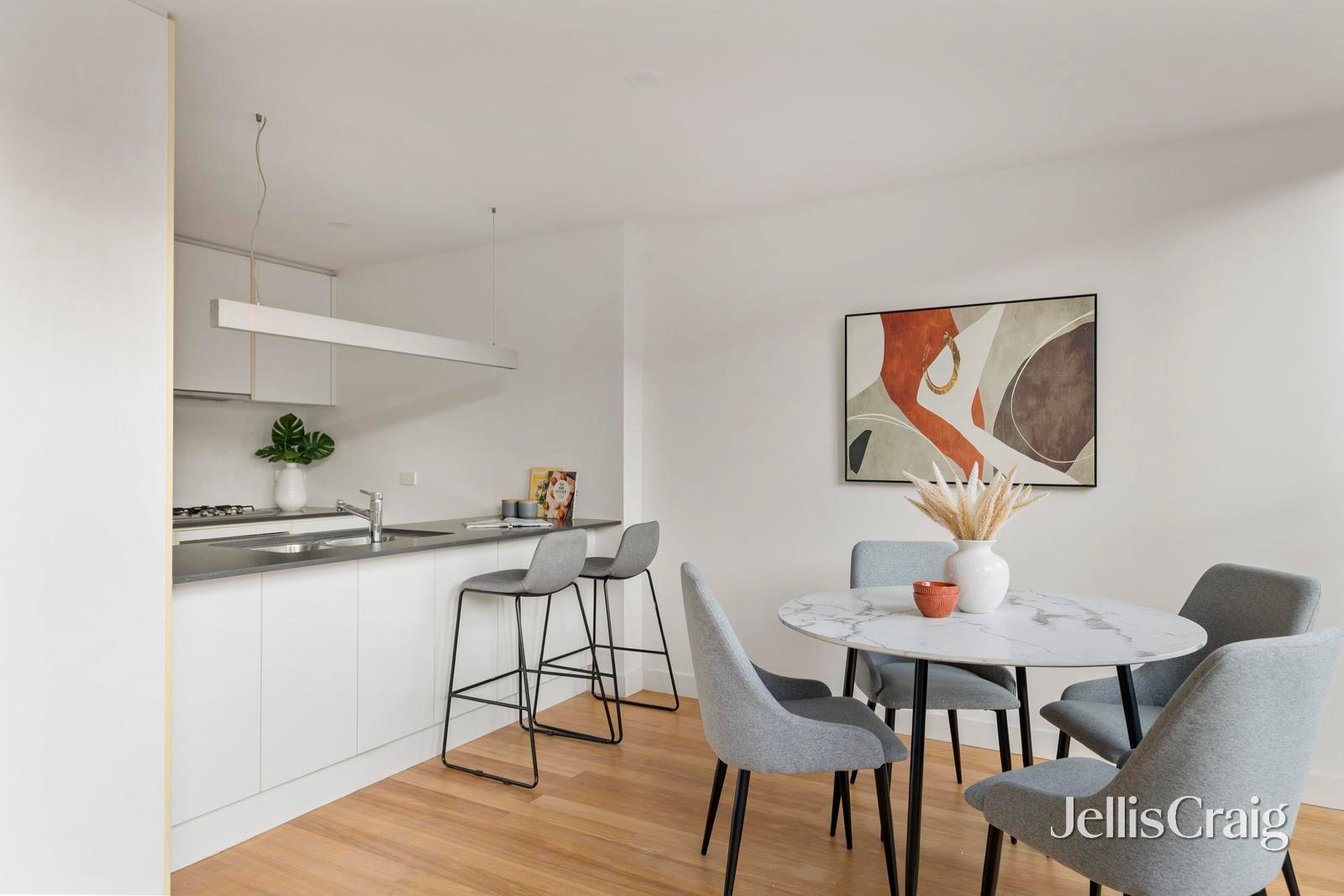 3 Station Walk, Box&nbsp;Hill image 6
