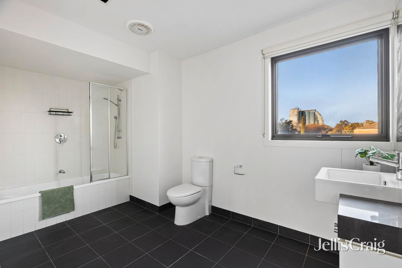 3 Station Walk, Box&nbsp;Hill image 11