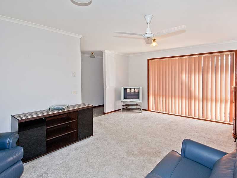 3 Stefania Mews, Whittington image 3