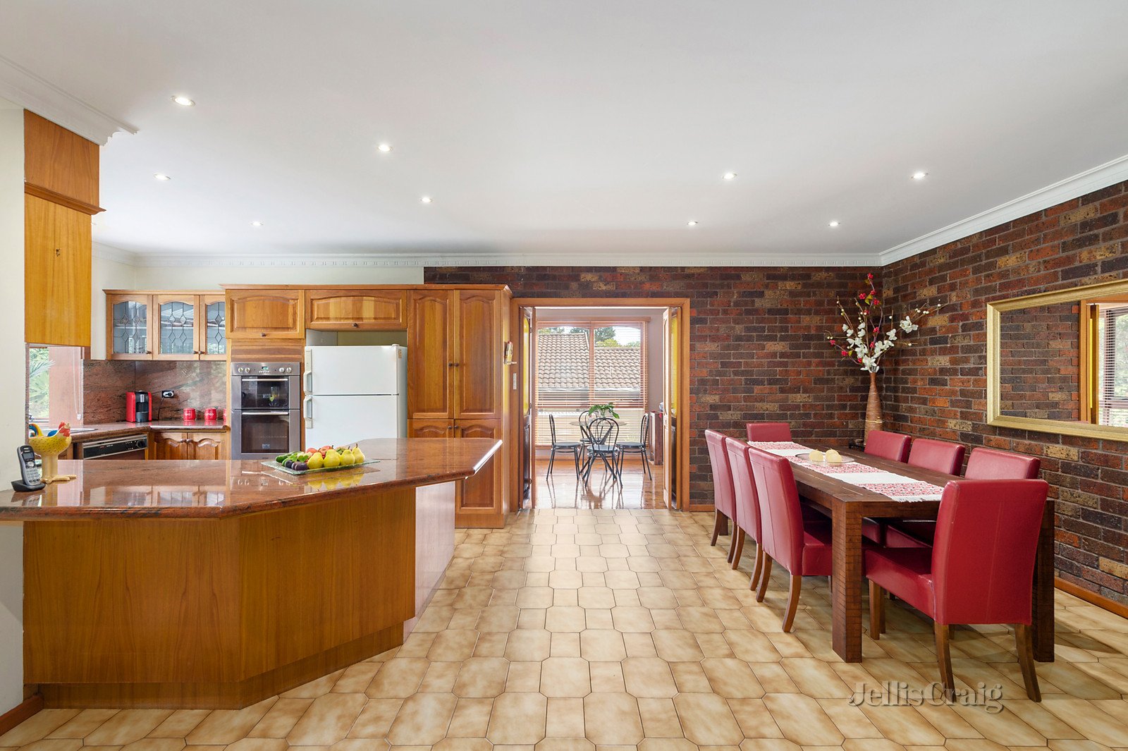 3 Streeton Lane, Doncaster East image 3