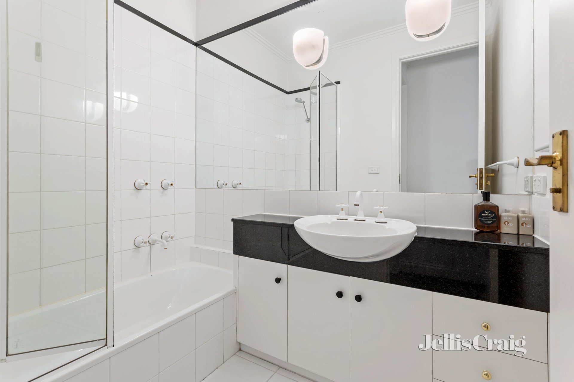 3 Strode St, Richmond image 9