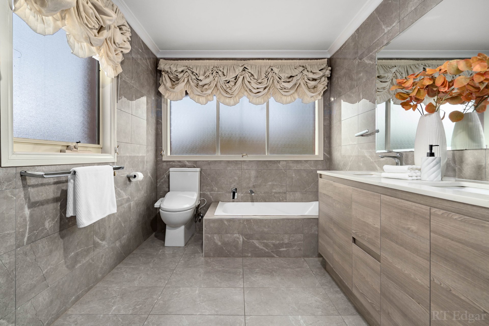 Property Gallery Thumbnail 9