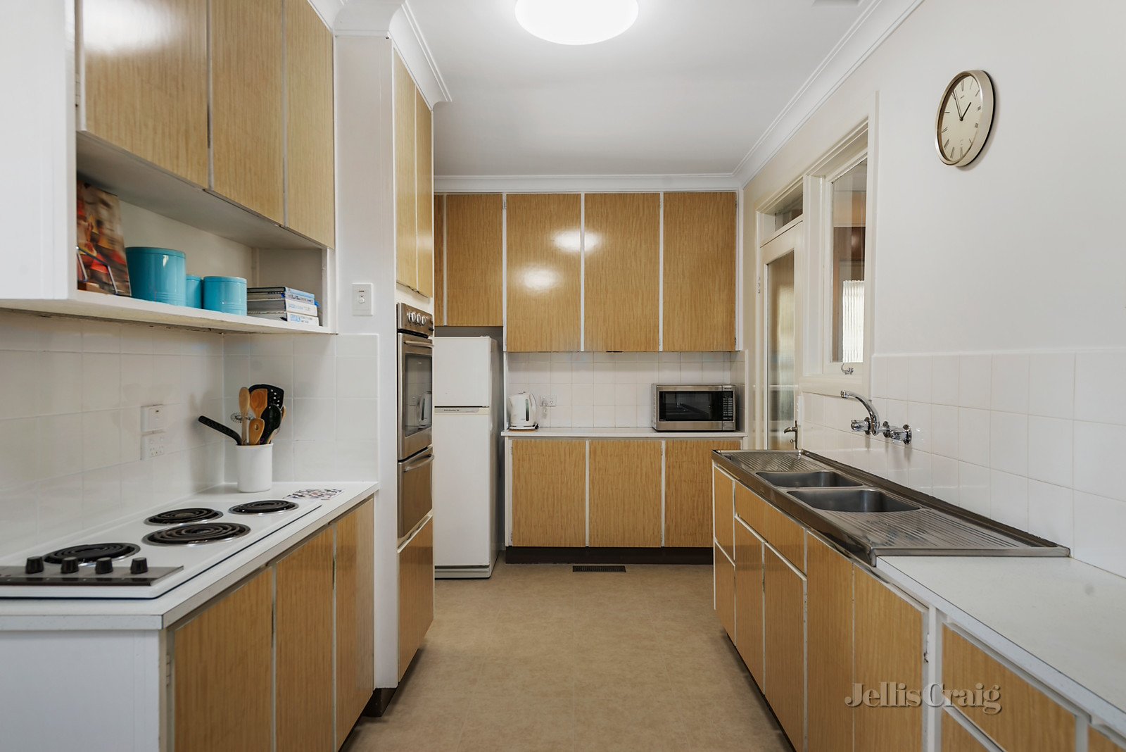 3 Susan Court, Mount Waverley image 3