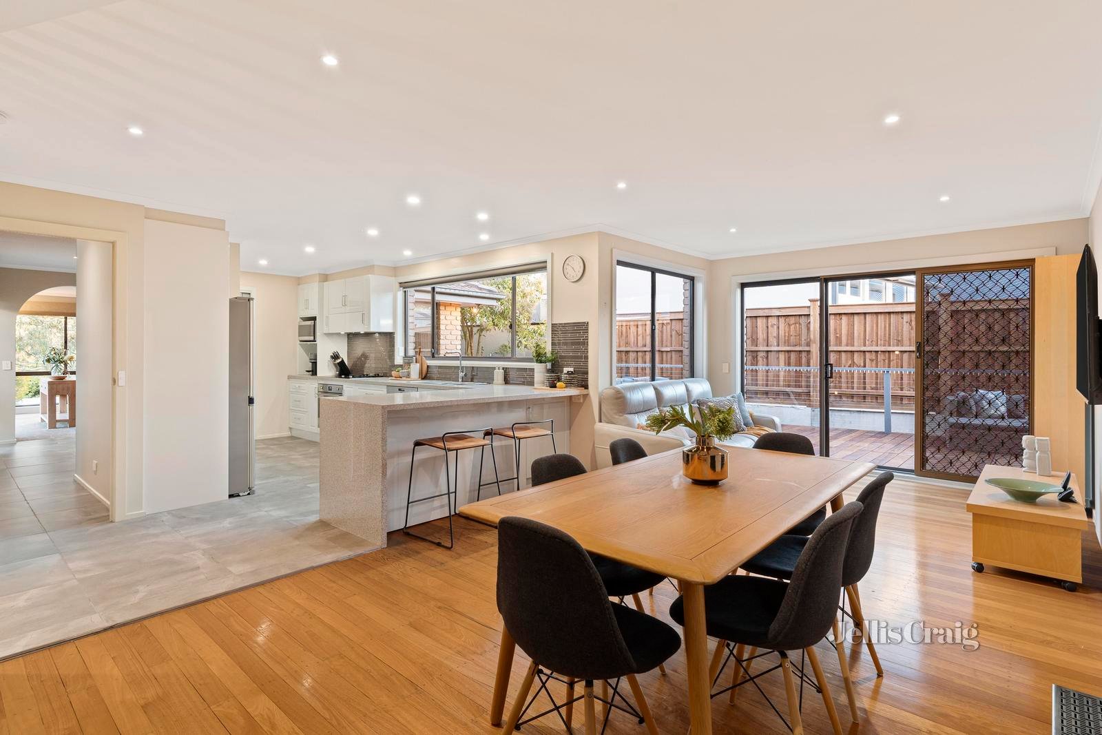 3 Tanbridge Way, Warranwood image 6